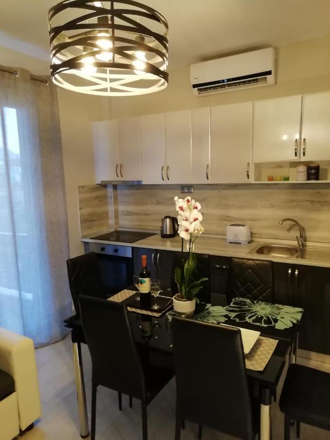 Haus Viktoria 3 Apartment ลีเมนาส ภายนอก รูปภาพ